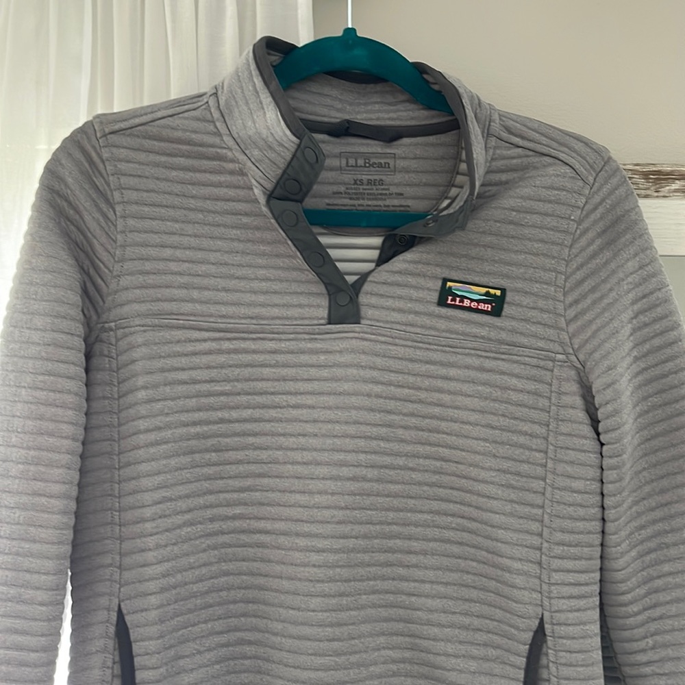 LL Bean women’s Airlight Knit pullover